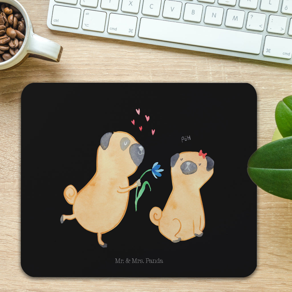 Mauspad Mops verliebt Mousepad, Computer zubehör, Büroausstattung, PC Zubehör, Arbeitszimmer, Mauspad, Einzigartiges Mauspad, Designer Mauspad, Hund, Hundemotiv, Haustier, Hunderasse, Tierliebhaber, Hundebesitzer, Sprüche, Mops, Möpse, Hundeliebe, verliebt, Liebe, Liebesspruch. Verlobt, Geschenk Freund, Partner