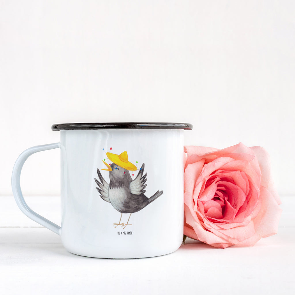 XL Emaille Tasse Rabe mit Sombrero XL Emaille Tasse, Metalltasse, Kaffeetasse, Tasse, Becher, Kaffeebecher, Camping, Campingbecher, Tassendruck, Metall-Tasse, Deko-Becher, emailliert, Outdoor Tasse, Trinkbecher, bruchsicher, Emaille-Optik, Motivtasse, Outdoor Kaffeetasse, Tiermotive, Gute Laune, lustige Sprüche, Tiere, Rabe, Vogel, Vögel, Spruch positiv, fröhlich sein, glücklich sein, Glück Spruch, froh, Elster, Motivation
