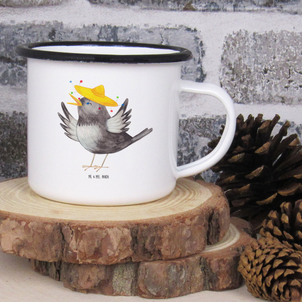 XL Emaille Tasse Rabe mit Sombrero XL Emaille Tasse, Metalltasse, Kaffeetasse, Tasse, Becher, Kaffeebecher, Camping, Campingbecher, Tassendruck, Metall-Tasse, Deko-Becher, emailliert, Outdoor Tasse, Trinkbecher, bruchsicher, Emaille-Optik, Motivtasse, Outdoor Kaffeetasse, Tiermotive, Gute Laune, lustige Sprüche, Tiere, Rabe, Vogel, Vögel, Spruch positiv, fröhlich sein, glücklich sein, Glück Spruch, froh, Elster, Motivation