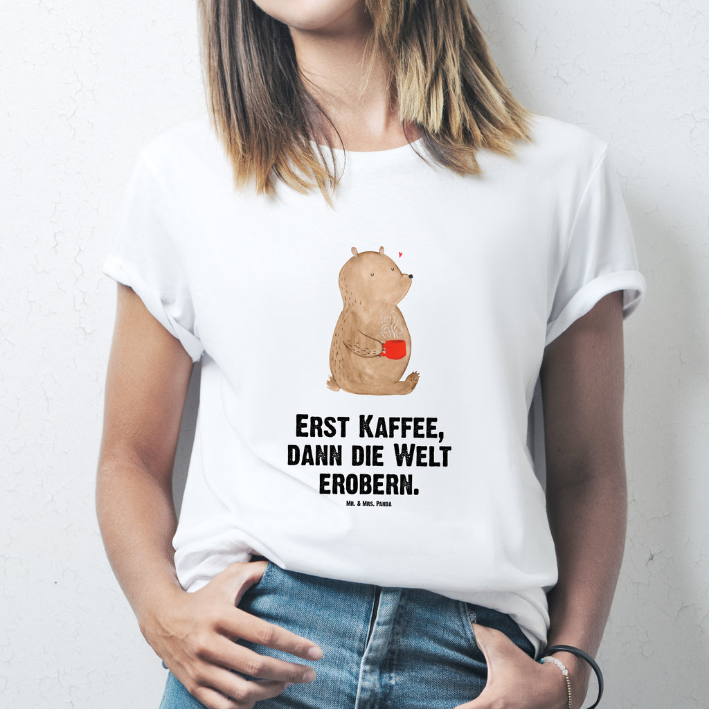 Größe M T-Shirt Bär Kaffee T-Shirt, Shirt, Tshirt, Lustiges T-Shirt, T-Shirt mit Spruch, Party, Junggesellenabschied, Jubiläum, Geburstag, Herrn, Damen, Männer, Frauen, Schlafshirt, Nachthemd, Sprüche, Bär, Teddy, Teddybär, Kaffee, Coffee, Bären, guten Morgen, Morgenroutine, Welt erobern, Welt retten, Motivation