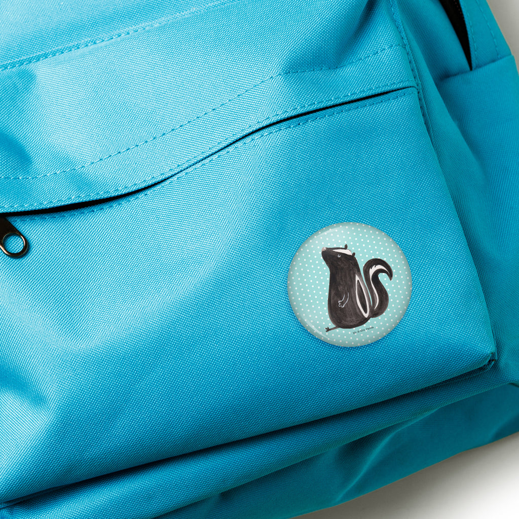 50mm Button Stinktier sitzend 50mm Button, Button, Pin, Anstecknadel, Stinktier, Skunk, Wildtier, Raubtier, Stinker, Stinki, Spruch, Büro, Recht, Besserwisser