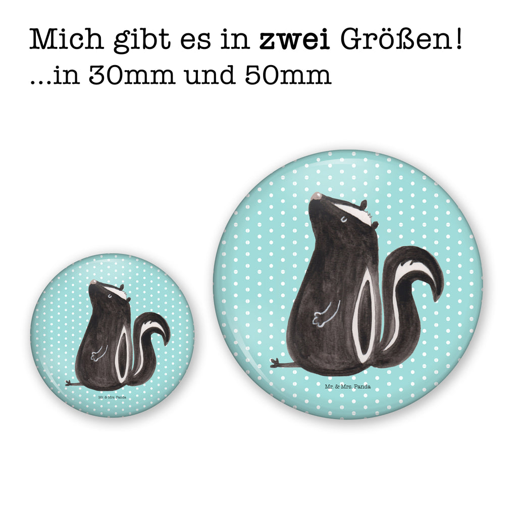 50mm Button Stinktier sitzend 50mm Button, Button, Pin, Anstecknadel, Stinktier, Skunk, Wildtier, Raubtier, Stinker, Stinki, Spruch, Büro, Recht, Besserwisser