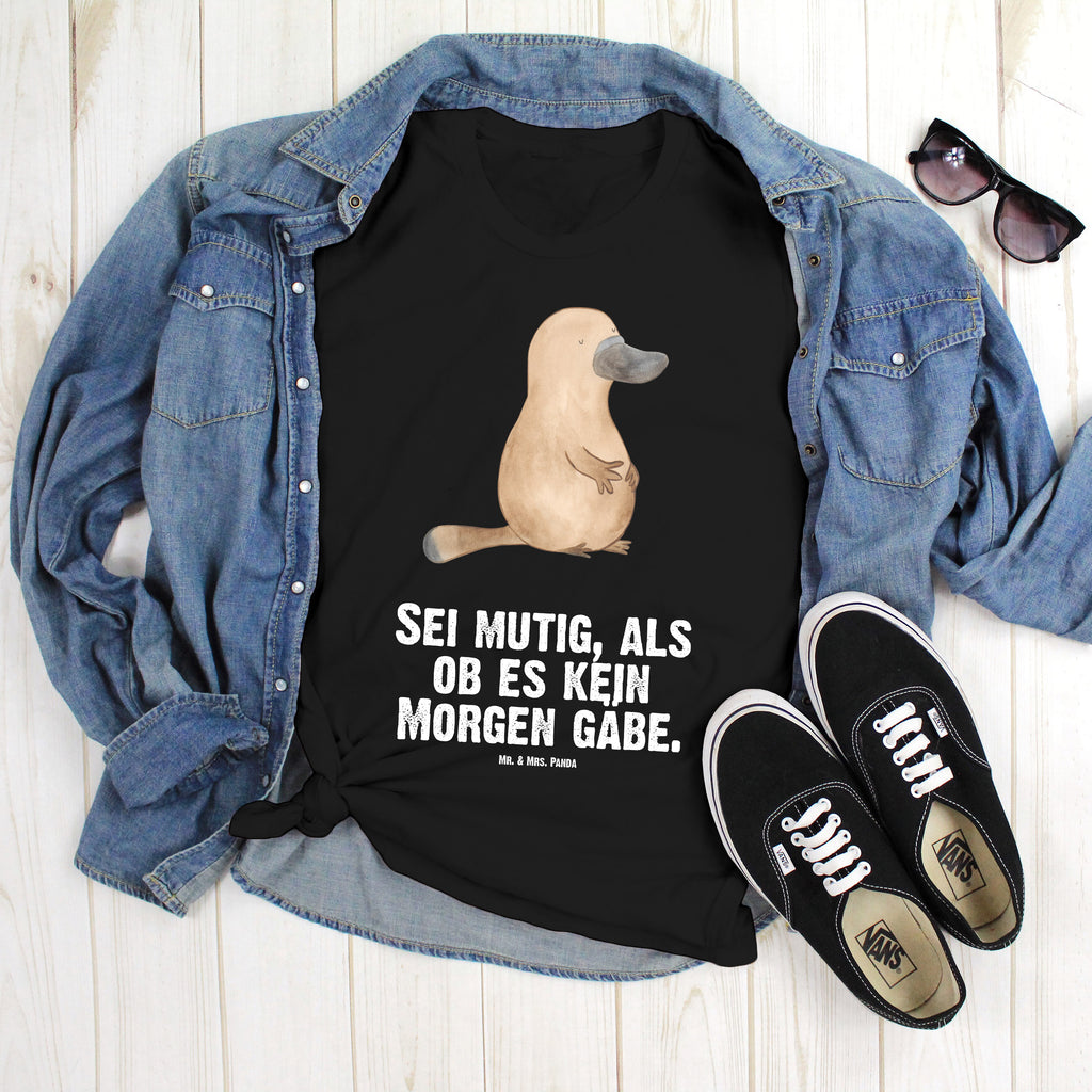 Größe XXL T-Shirt Schnabeltier mutig T-Shirt, Shirt, Tshirt, Lustiges T-Shirt, T-Shirt mit Spruch, Party, Junggesellenabschied, Jubiläum, Geburstag, Herrn, Damen, Männer, Frauen, Schlafshirt, Nachthemd, Sprüche, Meerestiere, Meer, Urlaub, Schnabeltier, Mut, mutig, Lebensweisheit, Schnabeltiere, Motivation, Training, Büro, Arbeit, Neuanfang, Neustart, Weltreise, Raodtrip