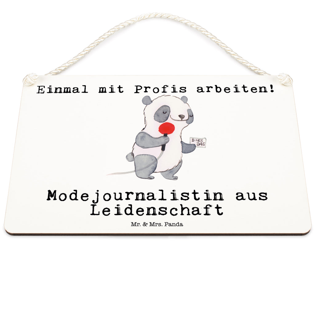 Deko Schild Modejournalistin aus Leidenschaft Dekoschild, Deko Schild, Schild, Tür Schild, Türschild, Holzschild, Wandschild, Wanddeko, Beruf, Ausbildung, Jubiläum, Abschied, Rente, Kollege, Kollegin, Geschenk, Schenken, Arbeitskollege, Mitarbeiter, Firma, Danke, Dankeschön, Modejournalistin, Journalistin, Reporterin, Redakteurin, Pressebüro, Studium