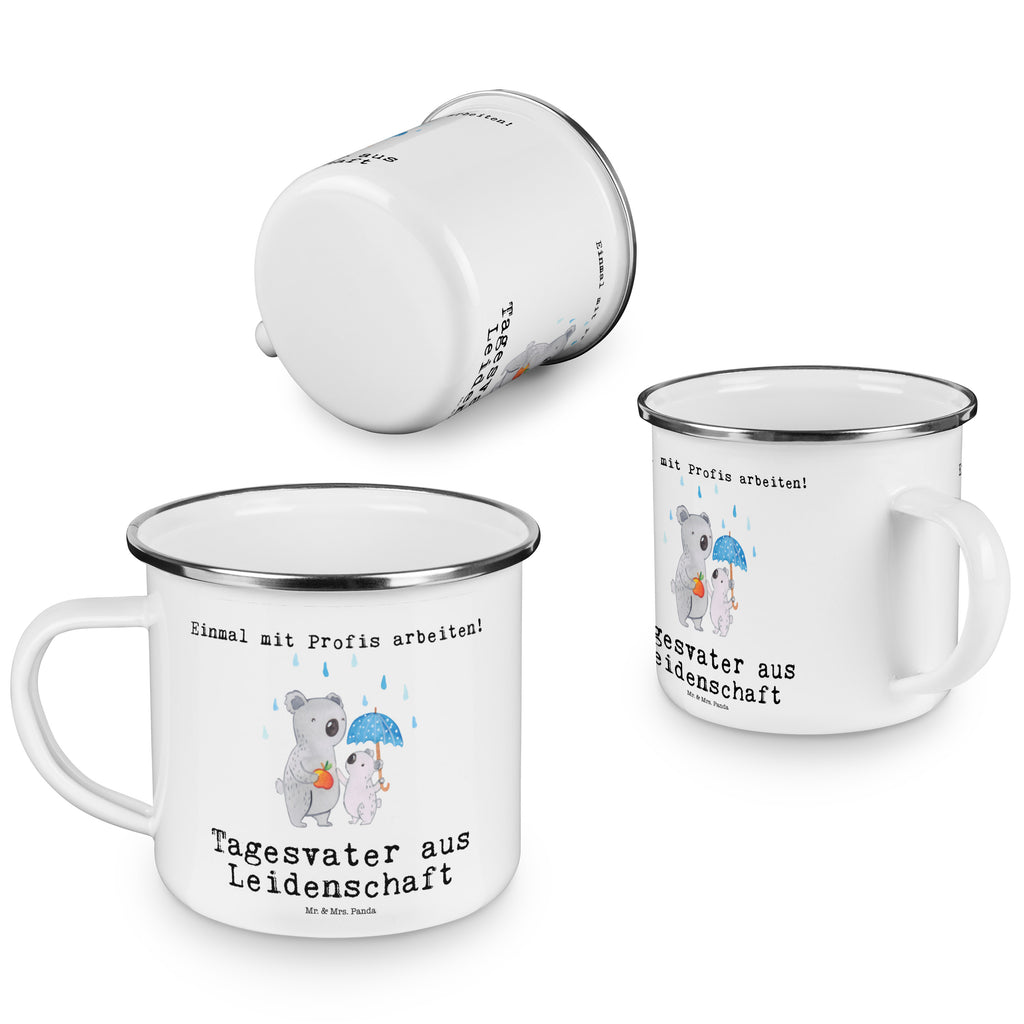 Camping Emaille Tasse Tagesvater aus Leidenschaft Campingtasse, Trinkbecher, Metalltasse, Outdoor Tasse, Emaille Trinkbecher, Blechtasse Outdoor, Emaille Campingbecher, Edelstahl Trinkbecher, Metalltasse für Camping, Kaffee Blechtasse, Camping Tasse Metall, Beruf, Ausbildung, Jubiläum, Abschied, Rente, Kollege, Kollegin, Geschenk, Schenken, Arbeitskollege, Mitarbeiter, Firma, Danke, Dankeschön