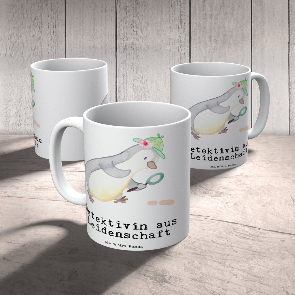 Tasse Detektivin aus Leidenschaft Detektivin, Ermittlerin, Agentin, Privatdetektei, Berufsdetektivin, Wirtschaftsdetektei, Detektivausbildung, Spurensuche, Becher, Kaffeetasse, Kaffeebecher, Tee, Frühstück, Büro  Beruf, Ausbildung, Jubiläum, Abschied, Rente, Kollege, Kollegin, Geschenk, Schenken, Arbeitskollege, Mitarbeiter, Firma, Danke, Dankeschön