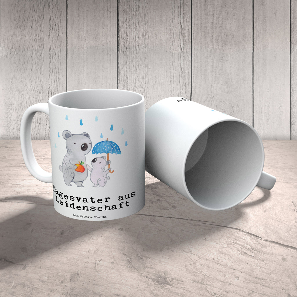 Tasse Tagesvater aus Leidenschaft  Becher, Kaffeetasse, Kaffeebecher, Tee, Frühstück, Büro  Beruf, Ausbildung, Jubiläum, Abschied, Rente, Kollege, Kollegin, Geschenk, Schenken, Arbeitskollege, Mitarbeiter, Firma, Danke, Dankeschön