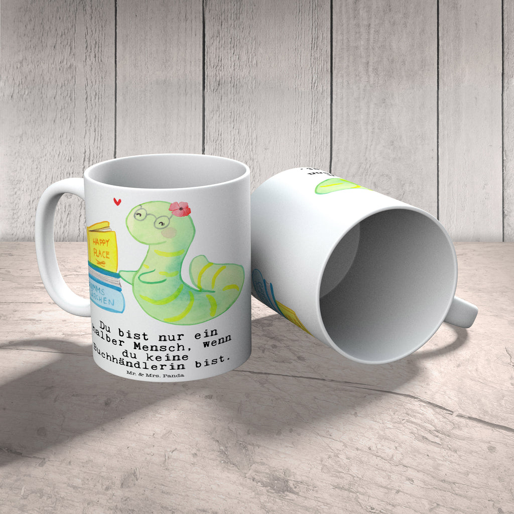 Tasse Buchhändlerin mit Herz Buchhändlerin, Buchhandlung, Buchverkäuferin, Bibliothekarin, Bücherwurm,  Becher, Kaffeetasse, Kaffeebecher, Tee, Frühstück, Büro  Beruf, Ausbildung, Jubiläum, Abschied, Rente, Kollege, Kollegin, Geschenk, Schenken, Arbeitskollege, Mitarbeiter, Firma, Danke, Dankeschön