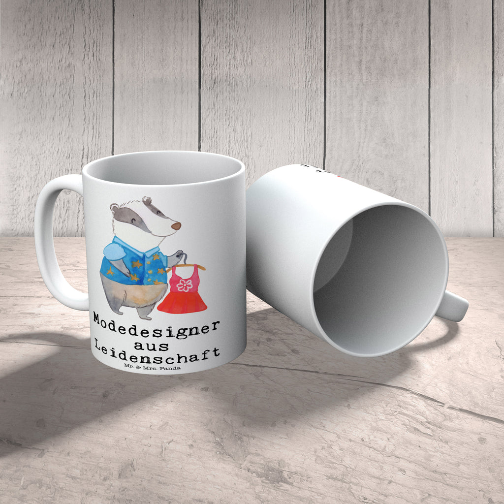 Tasse Modedesigner aus Leidenschaft Modedesigner, Fashion Designer, Modeschöpfer Becher, Kaffeetasse, Kaffeebecher, Tee, Frühstück, Büro  Beruf, Ausbildung, Jubiläum, Abschied, Rente, Kollege, Kollegin, Geschenk, Schenken, Arbeitskollege, Mitarbeiter, Firma, Danke, Dankeschön