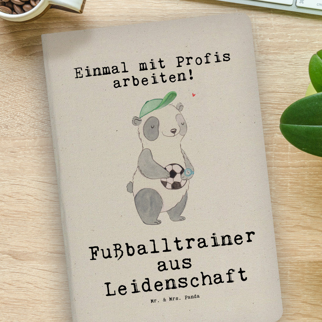 DIN A4 Baumwoll Notizbuch Fußballtrainer aus Leidenschaft Notizen, Eintragebuch, Tagebuch, Notizblock, Adressbuch, Journal, Kladde, Skizzenbuch, Notizheft, Schreibbuch, Schreibheft, Beruf, Ausbildung, Jubiläum, Abschied, Rente, Kollege, Kollegin, Geschenk, Schenken, Arbeitskollege, Mitarbeiter, Firma, Danke, Dankeschön, Fußballtrainer, Fußballspiel, Glücksbringer, Verein Fußball
