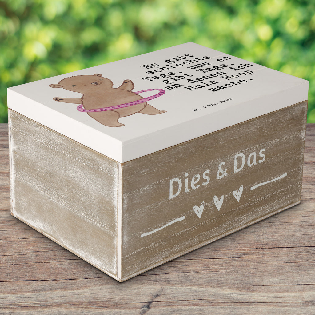 Holzkiste Bär Hula Hoop Tage Holzkiste, Kiste, Schatzkiste, Truhe, Schatulle, XXL, Erinnerungsbox, Erinnerungskiste, Dekokiste, Aufbewahrungsbox, Geschenk, Sport, Sportart, Hobby, Schenken, Danke, Dankeschön, Auszeichnung, Gewinn, Sportler, Hula Hoop, Fitness, Training