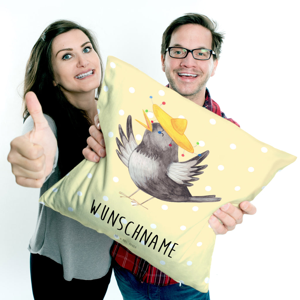 Personalisiertes Kissen Rabe mit Sombrero Kissen, personalisiert, Name, Wunschname, bedrucken, Kopfkissen, Tiermotive, Gute Laune, lustige Sprüche, Tiere, Rabe, Vogel, Vögel, Spruch positiv, fröhlich sein, glücklich sein, Glück Spruch, froh, Elster, Motivation