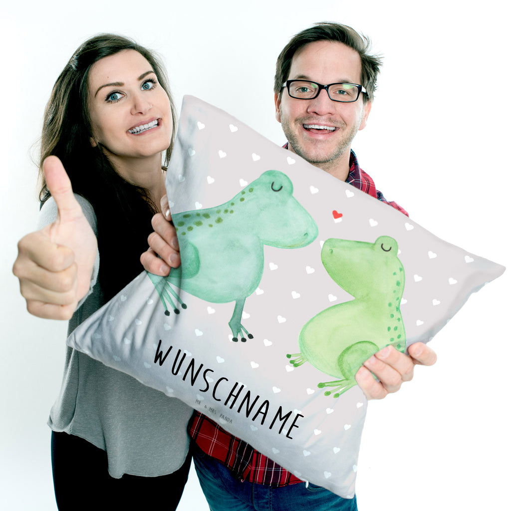 Personalisiertes Kissen Frosch Liebe Kissen, personalisiert, Name, Wunschname, bedrucken, Kopfkissen, Liebe, Partner, Freund, Freundin, Ehemann, Ehefrau, Heiraten, Verlobung, Heiratsantrag, Liebesgeschenk, Jahrestag, Hocheitstag, Verliebt, Verlobt, Verheiratet, Geschenk Freundin, Geschenk Freund, Liebesbeweis, Hochzeitstag, Geschenk Hochzeit, Frosch, Frösche, Froschkönig, Fröschchen