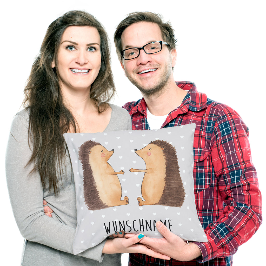 Personalisiertes Kissen Igel Liebe Kissen, personalisiert, Name, Wunschname, bedrucken, Kopfkissen, Liebe, Partner, Freund, Freundin, Ehemann, Ehefrau, Heiraten, Verlobung, Heiratsantrag, Liebesgeschenk, Jahrestag, Hocheitstag, Verliebt, Verlobt, Verheiratet, Geschenk, Liebesbeweis, Hochzeitstag, Hochzeit, Igel