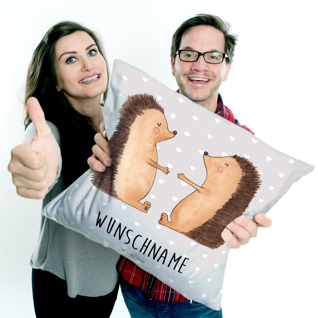 Personalisiertes Kissen Igel Liebe Kissen, personalisiert, Name, Wunschname, bedrucken, Kopfkissen, Liebe, Partner, Freund, Freundin, Ehemann, Ehefrau, Heiraten, Verlobung, Heiratsantrag, Liebesgeschenk, Jahrestag, Hocheitstag, Verliebt, Verlobt, Verheiratet, Geschenk, Liebesbeweis, Hochzeitstag, Hochzeit, Igel