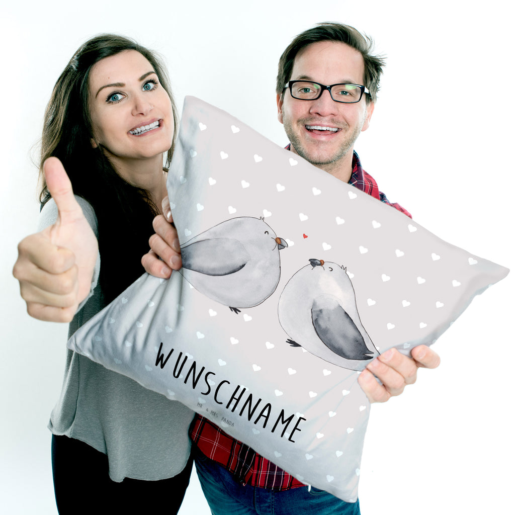 Personalisiertes Kissen Turteltauben Liebe Kissen, personalisiert, Name, Wunschname, bedrucken, Kopfkissen, Liebe, Partner, Freund, Freundin, Ehemann, Ehefrau, Heiraten, Verlobung, Heiratsantrag, Liebesgeschenk, Jahrestag, Hocheitstag, Turteltauben, Turteltäubchen, Tauben, Verliebt, Verlobt, Verheiratet, Geschenk Freundin, Geschenk Freund, Liebesbeweis, Hochzeitstag, Geschenk Hochzeit