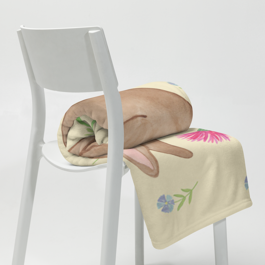 Kuscheldecke Hase sitzend Decke, Wohndecke, Tagesdecke, Wolldecke, Sofadecke, Ostern, Osterhase, Ostergeschenke, Osternest, Osterdeko, Geschenk zu Ostern, Frohe Ostern, Ostergrüße, Osterblume, Liebe, Grüße, Hase, Kaninchen