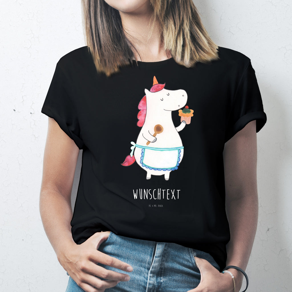Größe XXL Personalisiertes T-Shirt Einhorn Küchenfee T-Shirt Personalisiert, T-Shirt mit Namen, T-Shirt mit Aufruck, Männer, Frauen, Wunschtext, Bedrucken, Einhorn, Einhörner, Einhorn Deko, Pegasus, Unicorn, backen, Muffin, Motivation, Träumer, träumen, Bäckerin, Hobbykoch, Koch, Torte, Kuchen