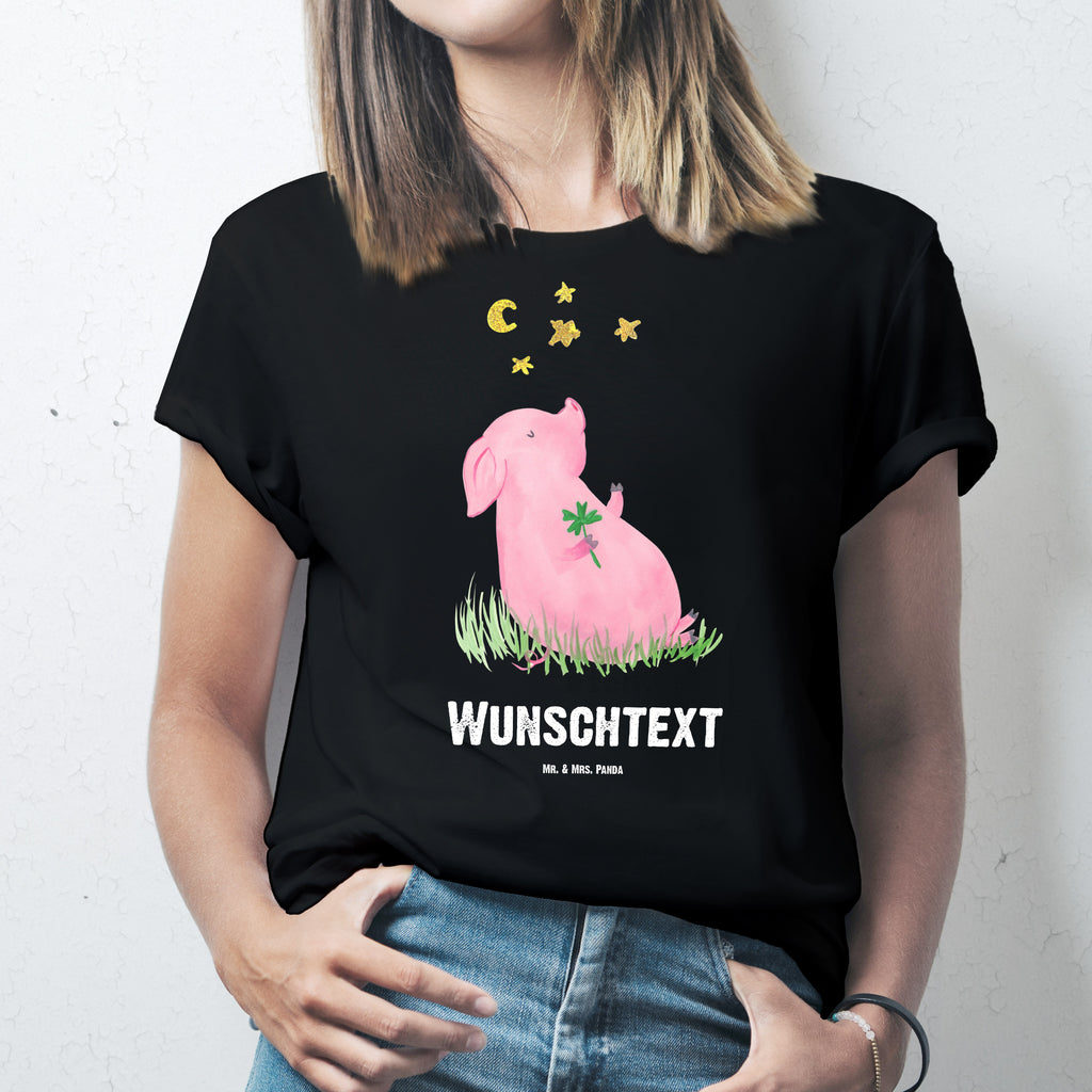 Größe XXL Personalisiertes T-Shirt Glücksschwein T-Shirt Personalisiert, T-Shirt mit Namen, T-Shirt mit Aufruck, Männer, Frauen, Wunschtext, Bedrucken, Tiermotive, Gute Laune, lustige Sprüche, Tiere, Glücksschwein. Glück, Schwein, Schweinchen, Sterne, Sernchen, Ziele, Träume, Motivation, Glücksbringer