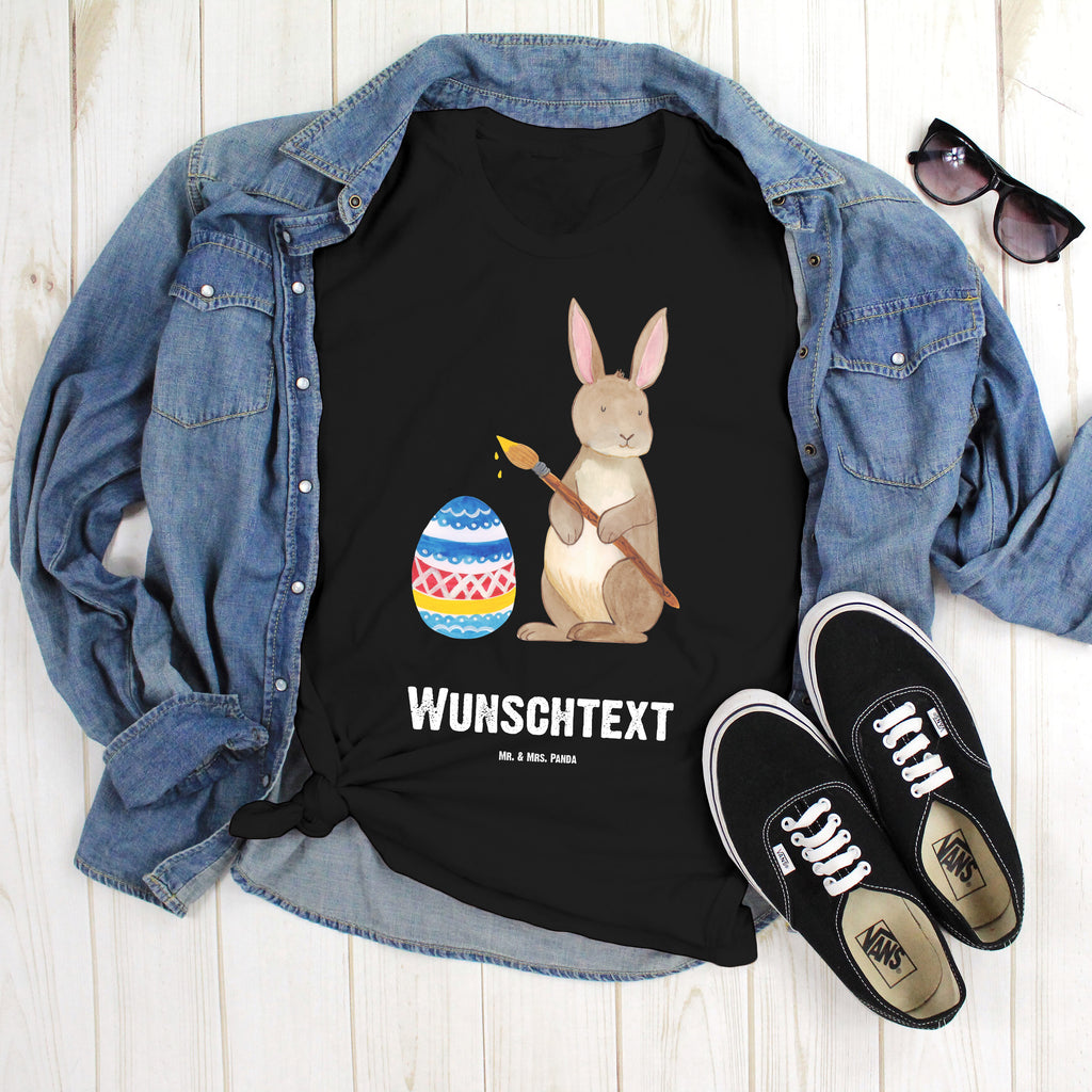 Größe S Personalisiertes T-Shirt Hase Eiermalen T-Shirt Personalisiert, T-Shirt mit Namen, T-Shirt mit Aufruck, Männer, Frauen, Ostern, Osterhase, Ostergeschenke, Osternest, Osterdeko, Geschenk zu Ostern, Frohe Ostern, Ostergrüße, Osterblume, Osterei, bemalte Ostereier, Hase, Kaninchen, Eiermalen