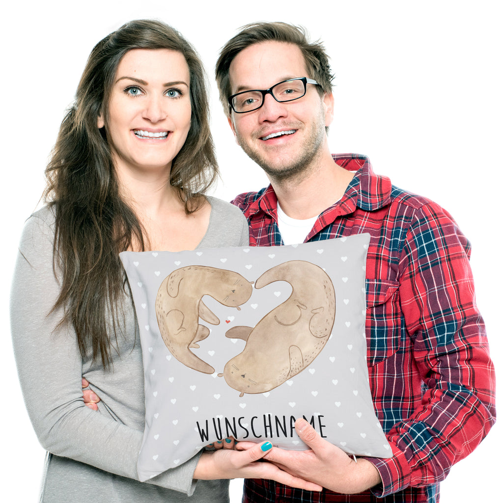 Personalisiertes Kissen Otter Valentine Kissen, personalisiert, Name, Wunschname, bedrucken, Kopfkissen, Liebe, Partner, Freund, Freundin, Ehemann, Ehefrau, Heiraten, Verlobung, Heiratsantrag, Liebesgeschenk, Jahrestag, Hocheitstag, Valentinstag, Geschenk für Frauen, Hochzeitstag, Mitbringsel, Geschenk für Freundin, Geschenk für Partner, Liebesbeweis, für Männer, für Ehemann