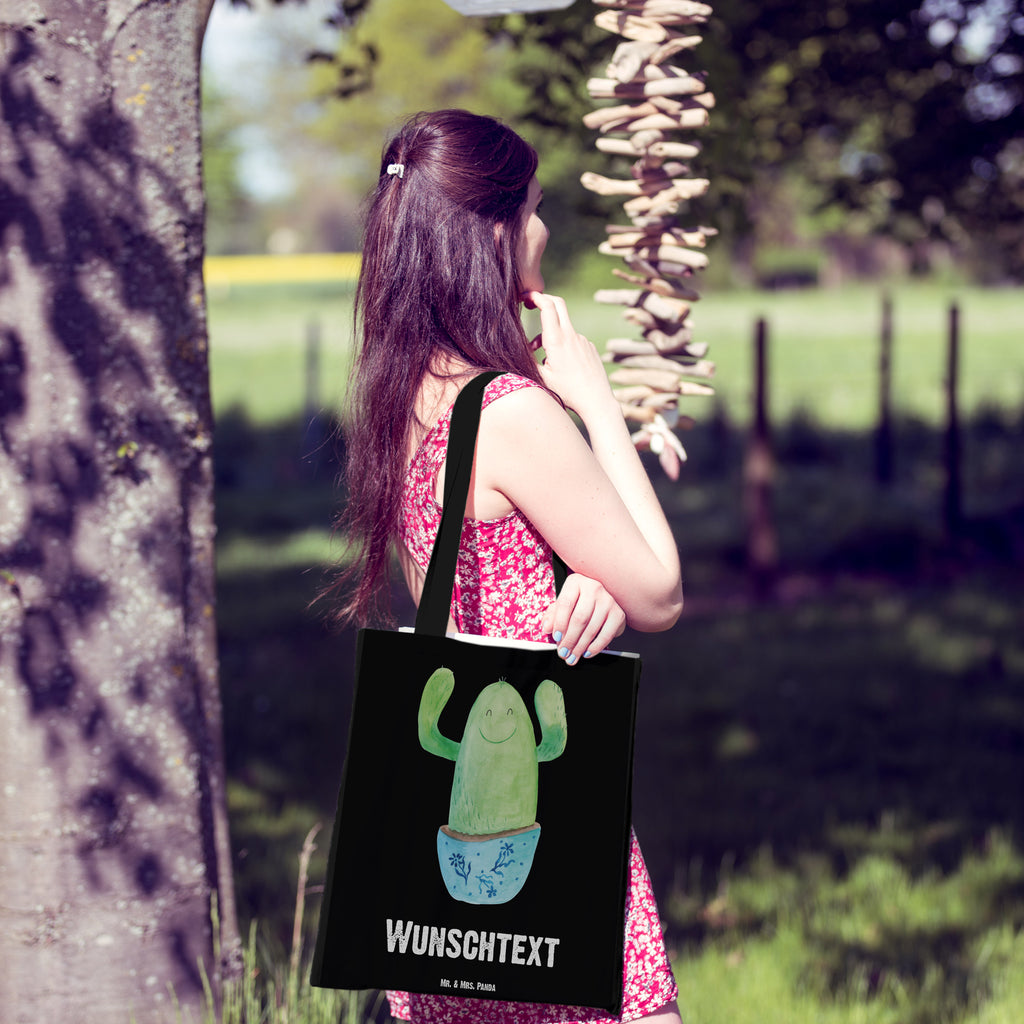 Personalisierte Tragetasche Kaktus Happy Personalisierte Beuteltasche, Personalisierter Beutel, Personalisierte Einkaufstasche, Personalisierter Jutebeutel, Personalisierter Stoffbeutel, Tragetasche mit Namen, Einkaufstasche mit Namen, Stoffbeutel mit Namen, Personalisierte Tasche, Personalisierte Jutetasche, Personalisierte Kindergartentasche, Kaktus, Kakteen, Motivation, Spruch, lustig, Kindersicherung, Neustart, Büro, Büroalltag, Kollege, Kollegin, Freundin, Mutter, Familie, Ausbildung