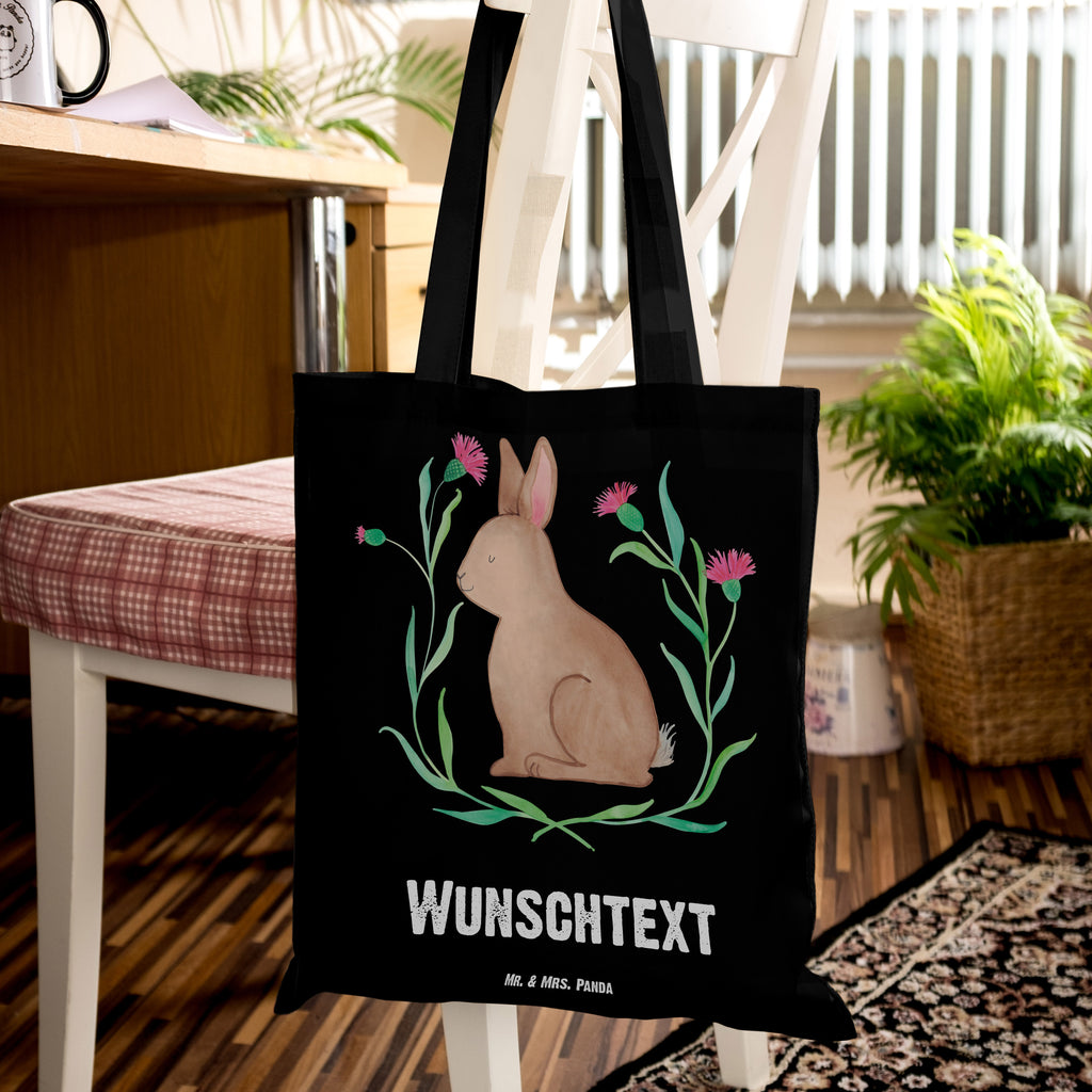 Personalisierte Tragetasche Hase sitzend Personalisierte Beuteltasche, Personalisierter Beutel, Personalisierte Einkaufstasche, Personalisierter Jutebeutel, Personalisierter Stoffbeutel, Tragetasche mit Namen, Einkaufstasche mit Namen, Stoffbeutel mit Namen, Personalisierte Tasche, Personalisierte Jutetasche, Personalisierte Kindergartentasche, Ostern, Osterhase, Ostergeschenke, Osternest, Osterdeko, Geschenk zu Ostern, Frohe Ostern, Ostergrüße, Osterblume, Liebe, Grüße, Hase, Kaninchen