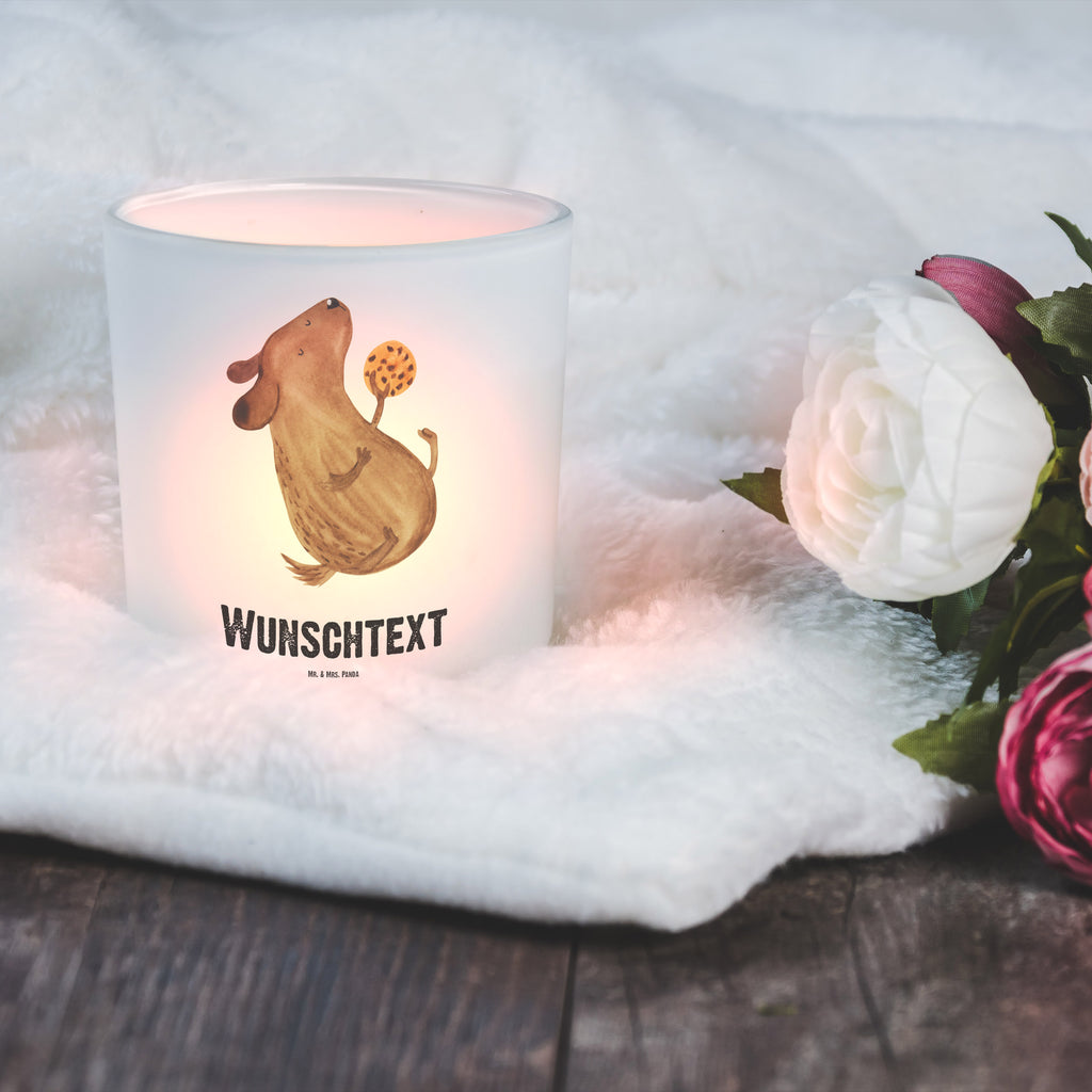 Personalisiertes Windlicht Hund Keks Personalisiertes Windlicht, Personalisiertes Windlicht Glas, Personalisiertes Teelichtglas, Personalisierter Teelichthalter, Personalisiertes Kerzenglas, Personalisierte Kerze, Personalisiertes Teelicht, Windlicht mit Namen, Windlicht Glas mit Namen, Teelichtglas mit Namen, Teelichthalter mit Namen, Teelichter mit Namen, Kerzenglas mit Namen, Kerze mit Namen, Teelicht mit Namen, Namenspersonalisierung, Name, selbst gestalten, Wunschtext, Bedrucken, Hund, Hundemotiv, Haustier, Hunderasse, Tierliebhaber, Hundebesitzer, Sprüche, Hundekekse, Leckerli, Hundeleckerli, Hundesnacks