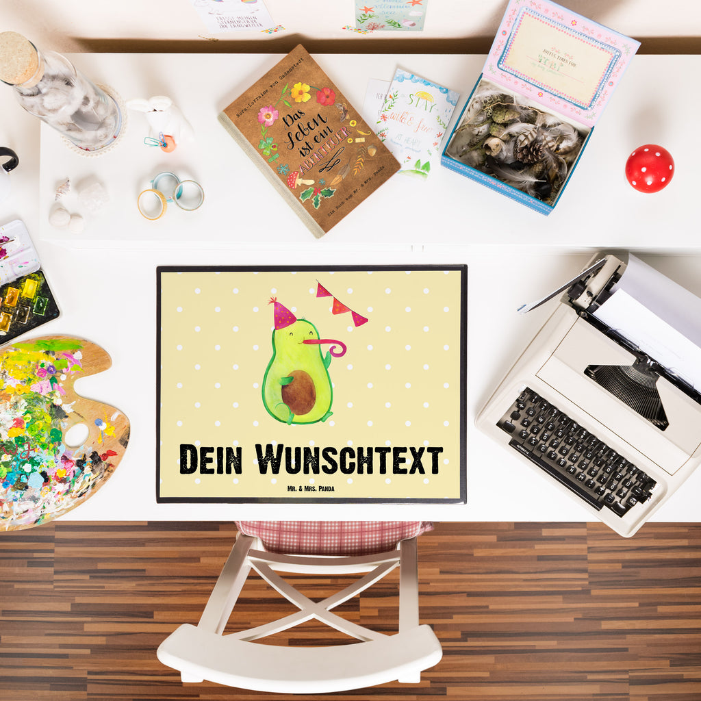Personalisierte Schreibtischunterlage Avocado Party Personalisierte Schreibunterlage, Personalisierte Schreibtischauflage, Personalisierte Schreibtisch Unterlagen, Schreibunterlage mit Namen, Schreibtischauflage  mit Namen, Schreibtisch Unterlagen mit Namen, Selbst gestalten, Namensaufdruck, Namenspersonalisierung, Avocado, Veggie, Vegan, Gesund, Avocados, Party, Geburtstag, Geburtstagsfeier, Happy Birthday, Feier, Feierei, Lieblingstag, Prüfung, Abifeier, Abi, Bestanden, Jahrestag, Jubiläum, Firmenfeier, Klassenfeier, Schulabschluss, Abschluss