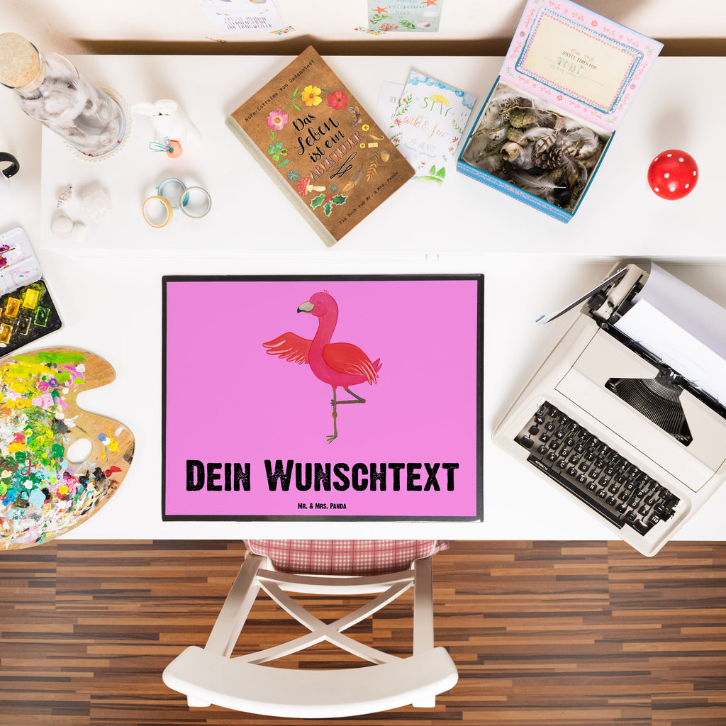 Personalisierte Schreibtischunterlage Flamingo Yoga Personalisierte Schreibunterlage, Personalisierte Schreibtischauflage, Personalisierte Schreibtisch Unterlagen, Schreibunterlage mit Namen, Schreibtischauflage  mit Namen, Schreibtisch Unterlagen mit Namen, Selbst gestalten, Namensaufdruck, Namenspersonalisierung, Flamingo, Vogel, Yoga, Namaste, Achtsamkeit, Yoga-Übung, Entspannung, Ärger, Aufregen, Tiefenentspannung