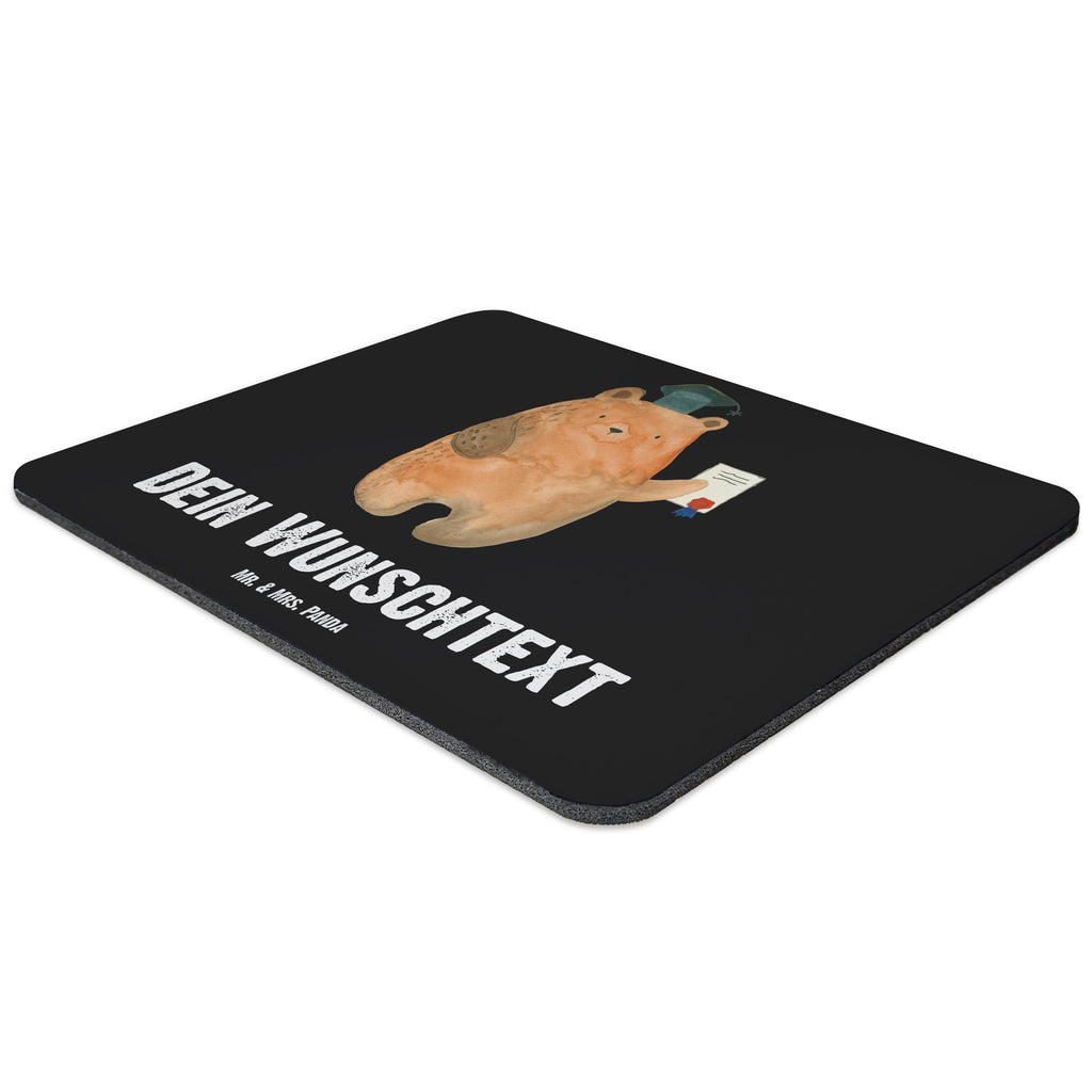 Personalisiertes Mauspad Prüfungsbär Personalisiertes Mousepad, Personalisiertes Mouse Pad, Personalisiertes Mauspad, Mauspad mit Namen, Mousepad mit Namen, Mauspad bedrucken, Mousepad bedrucken, Namensaufdruck, selbst bedrucken, Arbeitszimmer Geschenk, Büro Geschenk, Mouse Pad mit Namen, Selbst bedrucken, Individuelles Mauspad, Einzigartiges Mauspad, Mauspad mit Namen gestalten, Bär, Teddy, Teddybär, Abitur, Prüfungen, Prüfung bestanden, Abschluss, Zeugnis, Abschlusszeugnis