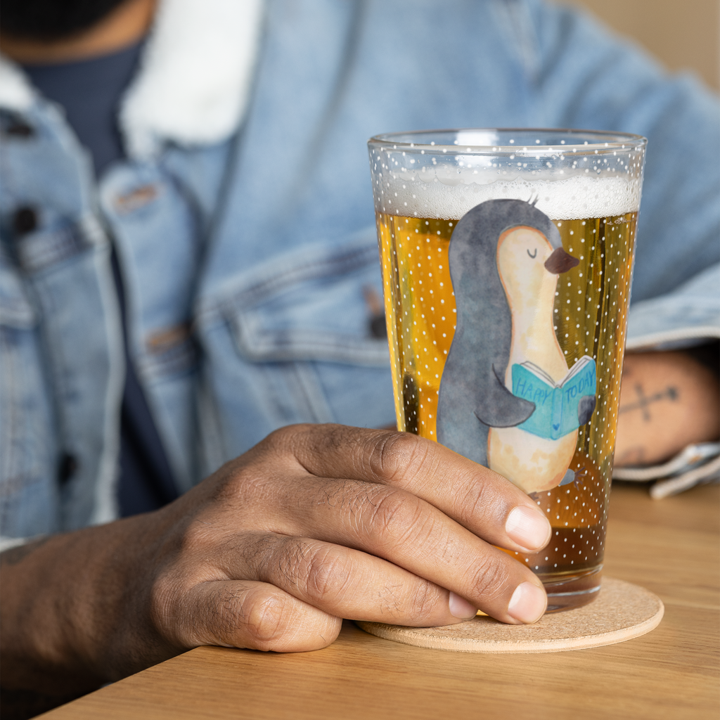 Premium Trinkglas Pinguin Buch Trinkglas, Glas, Pint Glas, Bierglas, Cocktail Glas, Wasserglas, Pinguin, Pinguine, Buch, Lesen, Bücherwurm, Nichtstun, Faulenzen, Ferien, Urlaub, Freizeit