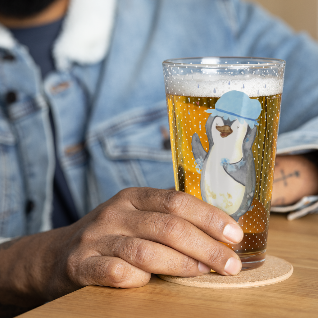 Premium Trinkglas Pinguin duscht Trinkglas, Glas, Pint Glas, Bierglas, Cocktail Glas, Wasserglas, Pinguin, Pinguine, Dusche, duschen, Lebensmotto, Motivation, Neustart, Neuanfang, glücklich sein