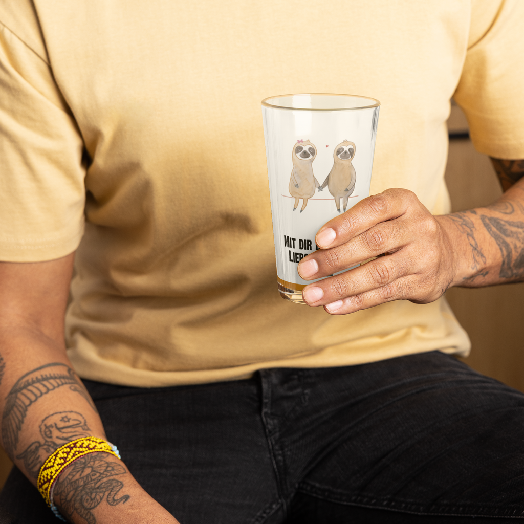 Premium Trinkglas Faultier Pärchen Trinkglas, Glas, Pint Glas, Bierglas, Cocktail Glas, Wasserglas, Faultier, Faultier Geschenk, Faultier Deko, Faultiere, faul, Lieblingstier, Liebe, Liebespaar, Faultierliebe, Faultierpärchen, verliebt, verlobt, gemeinsam, relaxen, Pärchen, Beziehung, Langsamkeit