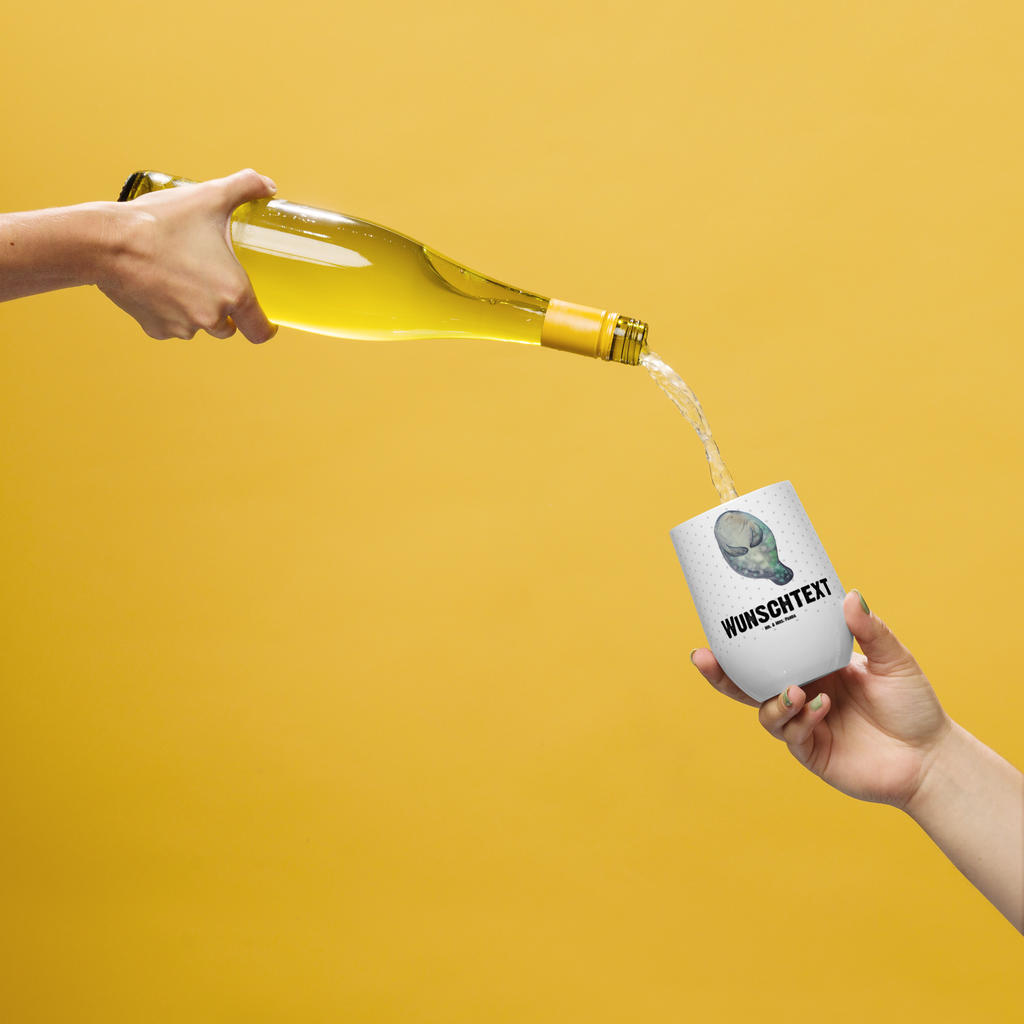 Personalisierter Weinbecher Seekuh happy Personalisierter Weinbecher, Personalisierter Glühwein Becher, Heißgetränke, Personalisierter Trinkbecher, Personalisierter Weinkelch, Personalisiertes Weingläser, hochwertiger Weinbecher, Weinbecher Reisen, Weinbecher unterwegs, Personalisertes Sommerglas, mit Namen, Wunschtext, Personalisierung, selbst bedrucken, Personalisiertes Weinglas, Meerestiere, Meer, Urlaub, Seekuh, Seekühe, Selbstliebe, Respekt, Neuanfang, Neustart, Achtsamkeit, Zufrieden, Liebeskummer, Freundin