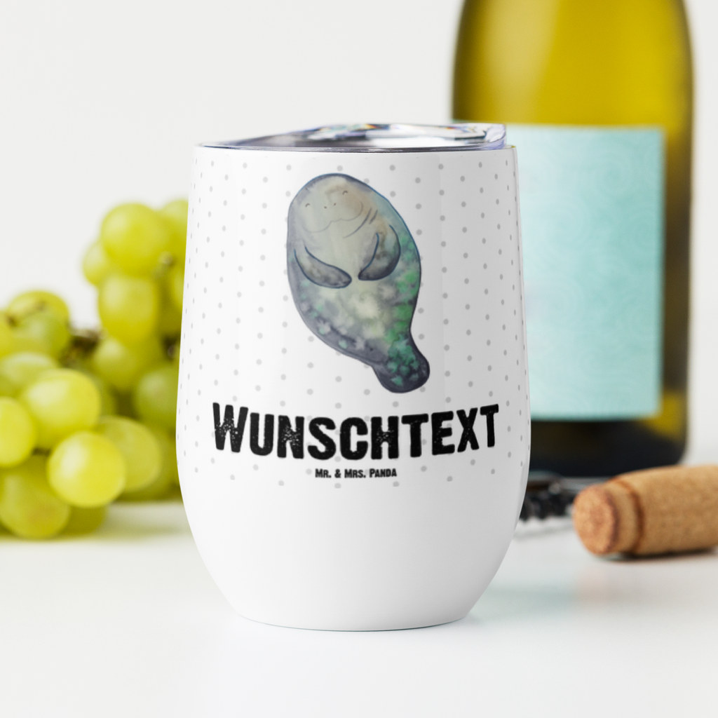 Personalisierter Weinbecher Seekuh happy Personalisierter Weinbecher, Personalisierter Glühwein Becher, Heißgetränke, Personalisierter Trinkbecher, Personalisierter Weinkelch, Personalisiertes Weingläser, hochwertiger Weinbecher, Weinbecher Reisen, Weinbecher unterwegs, Personalisertes Sommerglas, mit Namen, Wunschtext, Personalisierung, selbst bedrucken, Personalisiertes Weinglas, Meerestiere, Meer, Urlaub, Seekuh, Seekühe, Selbstliebe, Respekt, Neuanfang, Neustart, Achtsamkeit, Zufrieden, Liebeskummer, Freundin