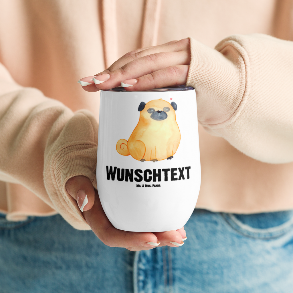 Personalisierter Weinbecher Mops Personalisierter Weinbecher, Personalisierter Glühwein Becher, Heißgetränke, Personalisierter Trinkbecher, Personalisierter Weinkelch, Personalisiertes Weingläser, hochwertiger Weinbecher, Weinbecher Reisen, Weinbecher unterwegs, Personalisertes Sommerglas, mit Namen, Wunschtext, Personalisierung, selbst bedrucken, Personalisiertes Weinglas, Hund, Hundemotiv, Haustier, Hunderasse, Tierliebhaber, Hundebesitzer, Sprüche, Mops, Liebe, Hundeliebe