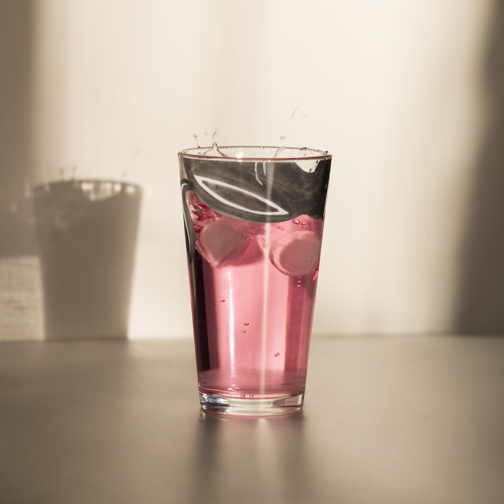 Personalisiertes Trinkglas Stinktier Ball Personalisiertes Trinkglas, Personalisiertes Glas, Personalisiertes Pint Glas, Personalisiertes Bierglas, Personalisiertes Cocktail Glas, Personalisiertes Wasserglas, Glas mit Namen, Glas selber bedrucken, Wunschtext, Selbst drucken, Wunschname, Stinktier, Skunk, Wildtier, Raubtier, Stinker, Stinki, verspielt, Weisheit