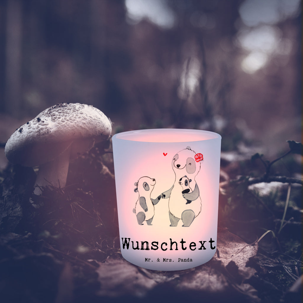 Personalisiertes Windlicht Panda Beste Mom der Welt Personalisiertes Windlicht, Personalisiertes Windlicht Glas, Personalisiertes Teelichtglas, Personalisierter Teelichthalter, Personalisiertes Kerzenglas, Personalisierte Kerze, Personalisiertes Teelicht, Windlicht mit Namen, Windlicht Glas mit Namen, Teelichtglas mit Namen, Teelichthalter mit Namen, Teelichter mit Namen, Kerzenglas mit Namen, Kerze mit Namen, Teelicht mit Namen, Namenspersonalisierung, Name, selbst gestalten, Wunschtext, Bedrucken, für, Dankeschön, Geschenk, Schenken, Geburtstag, Geburtstagsgeschenk, Geschenkidee, Danke, Bedanken, Mitbringsel, Freude machen, Geschenktipp, Mom, Mommy, Mama, Mami, Mutter, Muttertag, Mutti, Ma, Tochter, Sohn, Beste Mama, Beste, Supermama