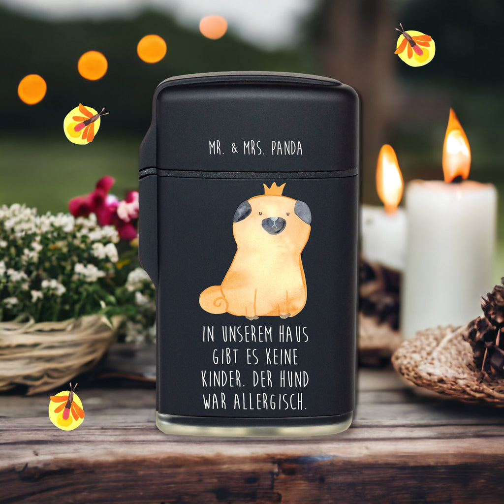 Feuerzeug Mops Krone Hund, Hundemotiv, Haustier, Hunderasse, Tierliebhaber, Hundebesitzer, Sprüche, Mops, allergisch, kinderlos, Hausregel, Hundebesitzer. Spruch, lustig