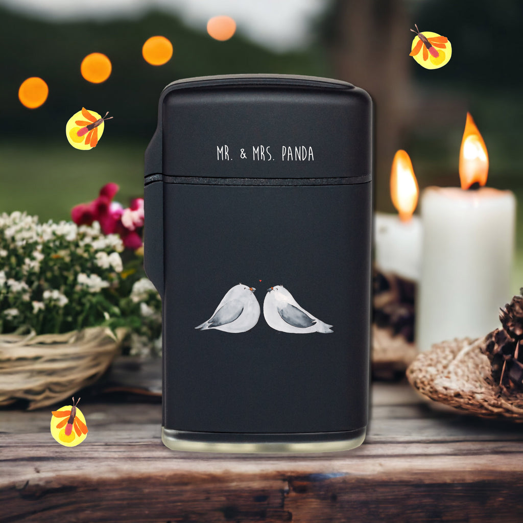Feuerzeug Turteltauben Liebe Liebe, Partner, Freund, Freundin, Ehemann, Ehefrau, Heiraten, Verlobung, Heiratsantrag, Liebesgeschenk, Jahrestag, Hocheitstag, Turteltauben, Turteltäubchen, Tauben, Verliebt, Verlobt, Verheiratet, Geschenk Freundin, Geschenk Freund, Liebesbeweis, Hochzeitstag, Geschenk Hochzeit