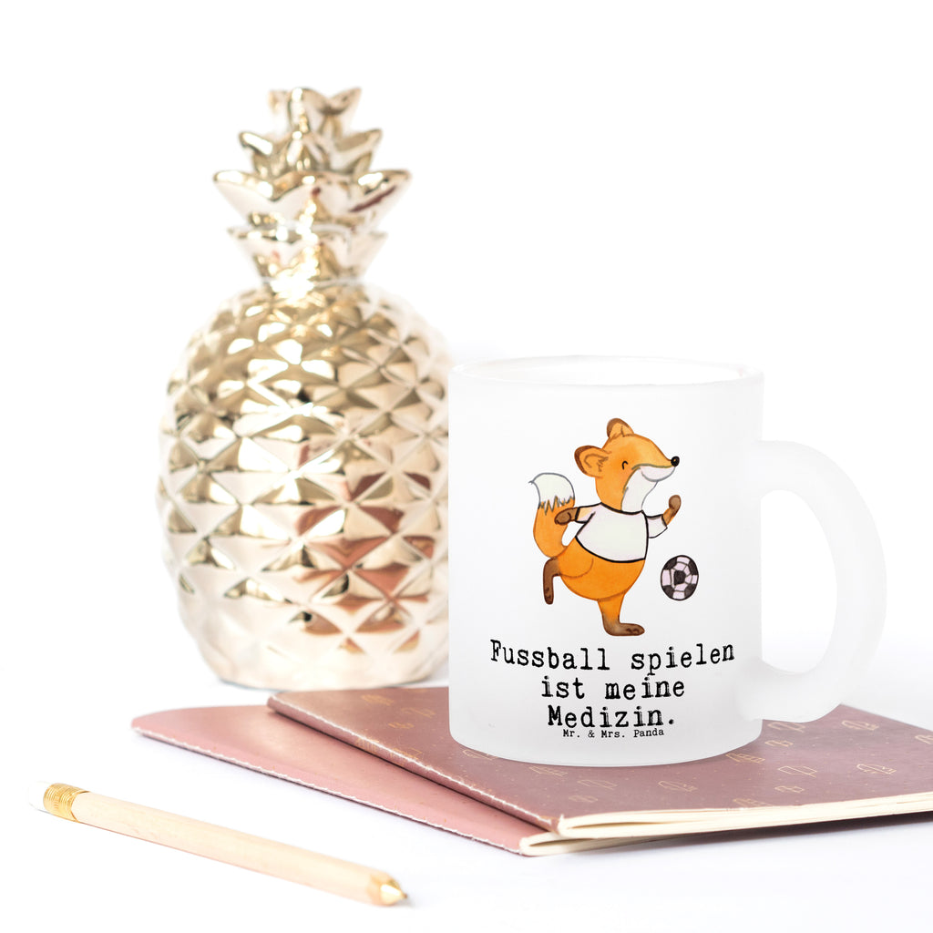 Teetasse Fuchs Fußball spielen Medizin Teetasse, Teeglas, Teebecher, Tasse mit Henkel, Tasse, Glas Teetasse, Teetasse aus Glas, Geschenk, Sport, Sportart, Hobby, Schenken, Danke, Dankeschön, Auszeichnung, Gewinn, Sportler, Fußball, Soccer, Fußballer, Bolzen, Bolzplatz, Fußballerin