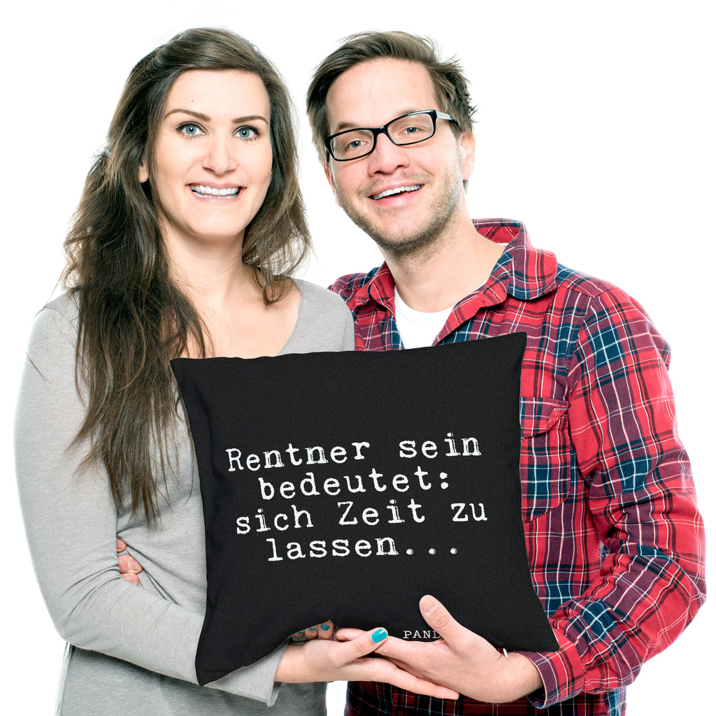 40x40 Kissen Fun Talk Rentner sein bedeutet: sich Zeit zu lassen... Kissenhülle, Kopfkissen, Sofakissen, Dekokissen, Motivkissen, Spruch, Sprüche, lustig, Weisheiten, Zitate, Glizer Spruch Sprüche Weisheiten Zitate Lustig Weisheit Worte