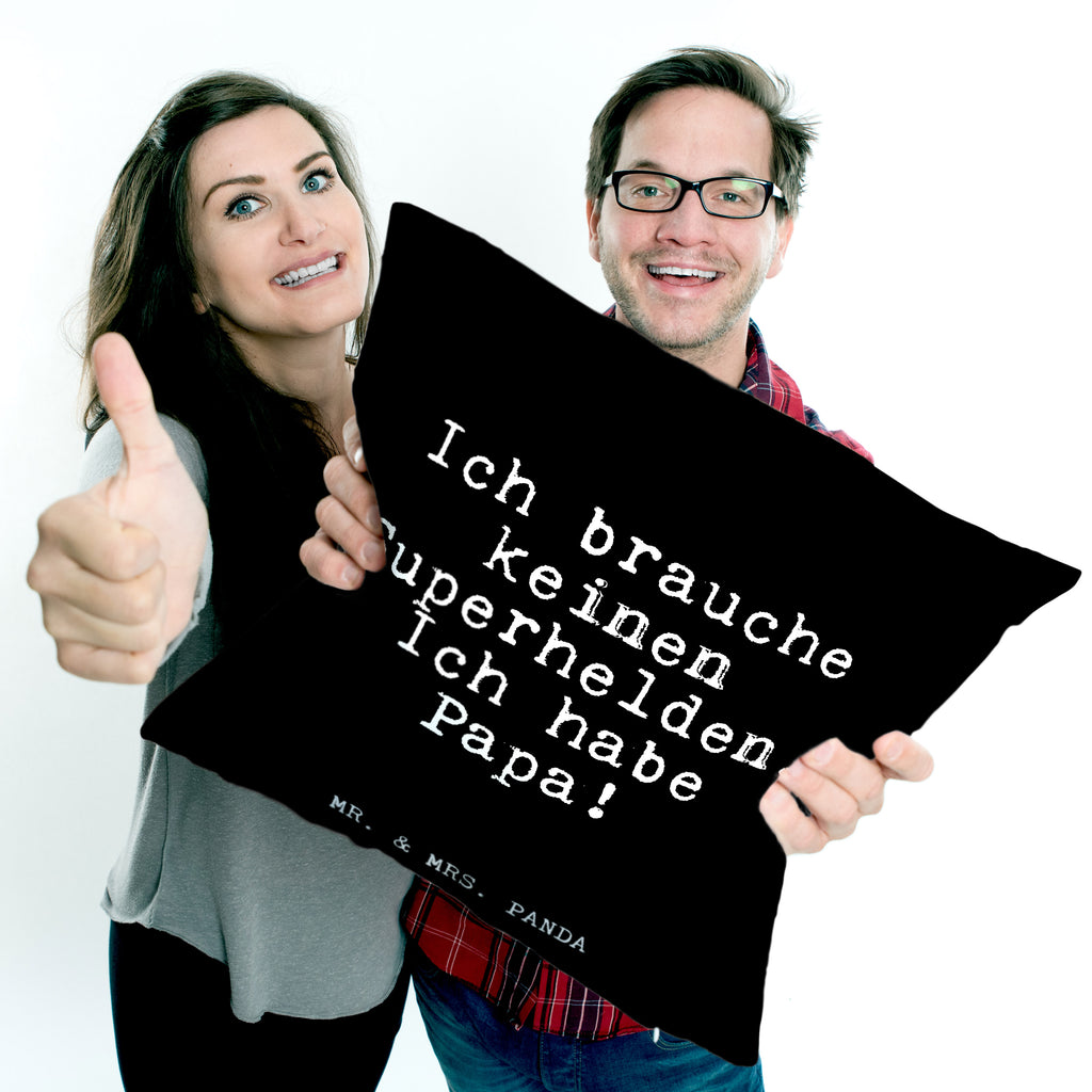 40x40 Kissen Fun Talk Ich brauche keinen Superhelden. Ich habe Papa! Kissenhülle, Kopfkissen, Sofakissen, Dekokissen, Motivkissen, Spruch, Sprüche, lustig, Weisheiten, Zitate, Glizer Spruch Sprüche Weisheiten Zitate Lustig Weisheit Worte