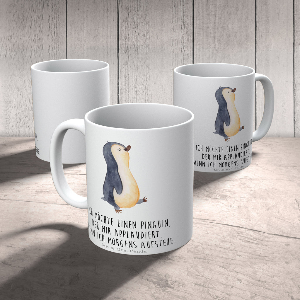 Tasse Pinguin marschierend Pinguin, Pinguine, Frühaufsteher, Langschläfer, Bruder, Schwester, Familie	 Becher, Kaffeetasse, Kaffeebecher, Tee, Frühstück, Büro  Pinguin