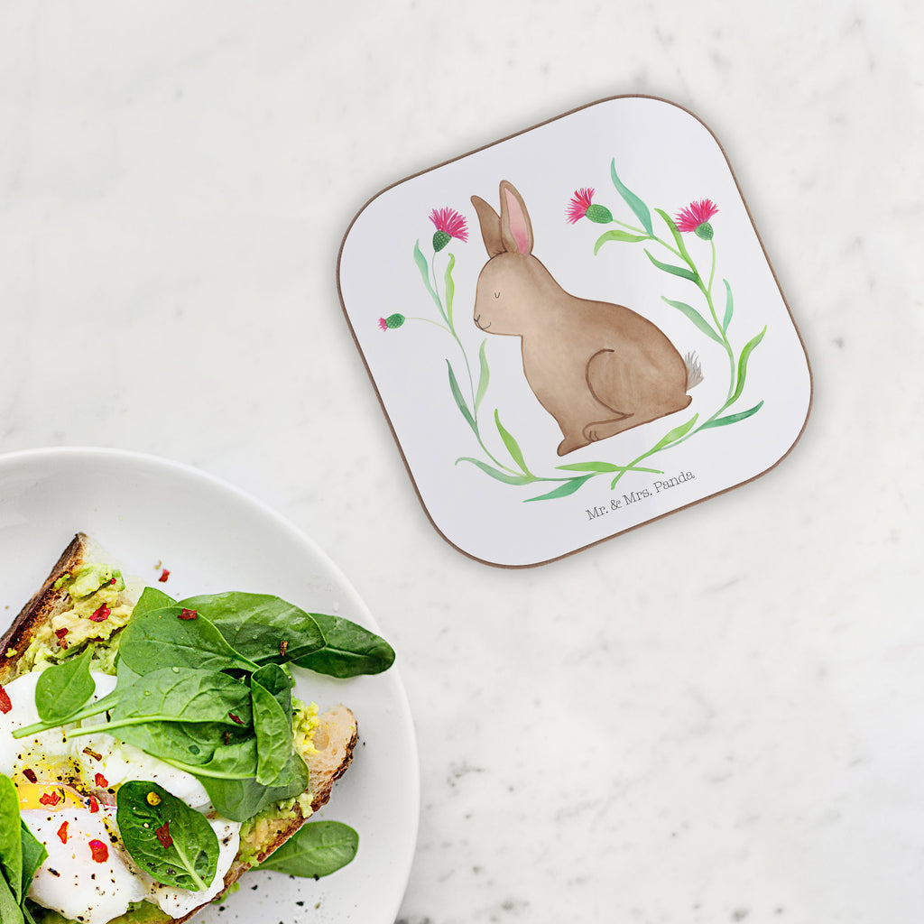 Quadratische Untersetzer Hase sitzend Bierdeckel, Glasuntersetzer, Untersetzer Gläser, Getränkeuntersetzer, Ostern, Osterhase, Ostergeschenke, Osternest, Osterdeko, Geschenk zu Ostern, Frohe Ostern, Ostergrüße, Osterblume, Liebe, Grüße, Hase, Kaninchen