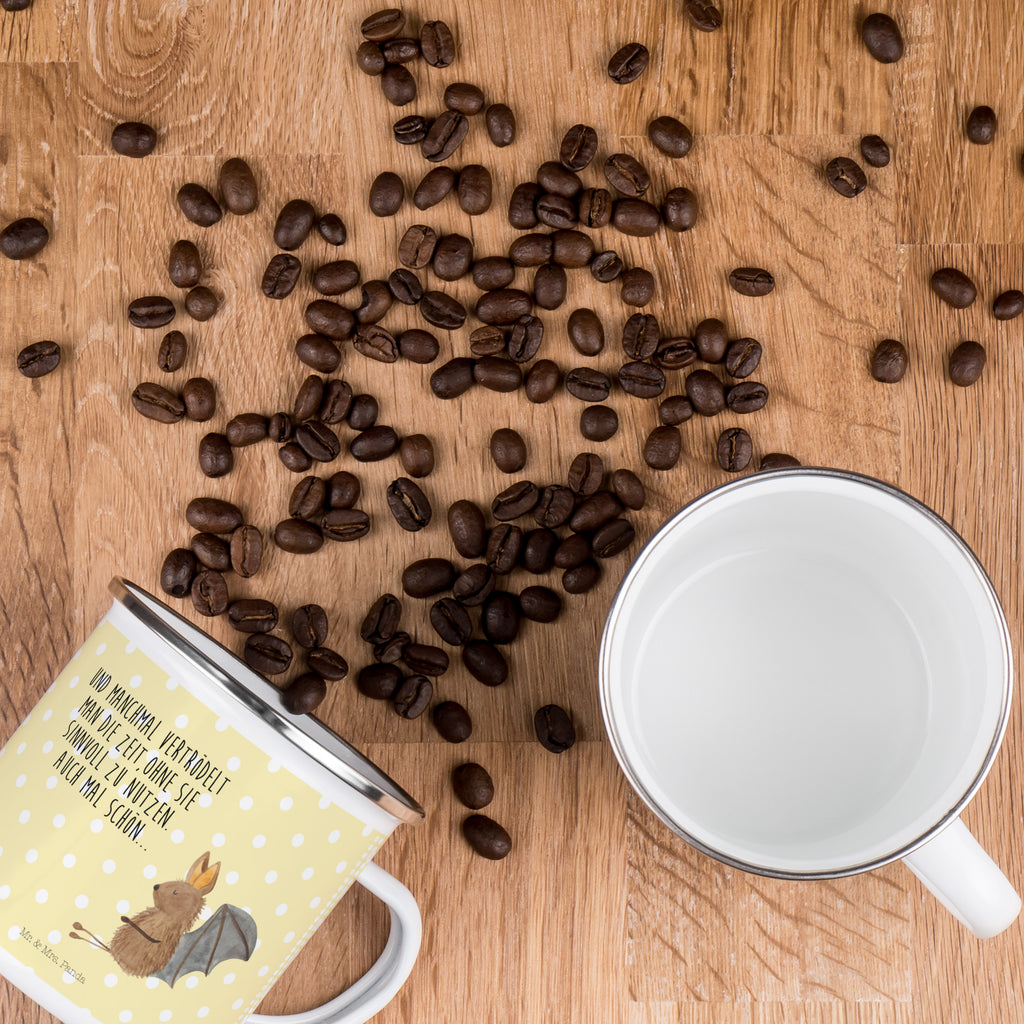 Camping Emaille Tasse Fledermaus sitzend Campingtasse, Trinkbecher, Metalltasse, Outdoor Tasse, Emaille Trinkbecher, Blechtasse Outdoor, Emaille Campingbecher, Edelstahl Trinkbecher, Metalltasse für Camping, Kaffee Blechtasse, Camping Tasse Metall, Tiermotive, Gute Laune, lustige Sprüche, Tiere, Fledermaus, Fledermäuse, Motivation, entspannen