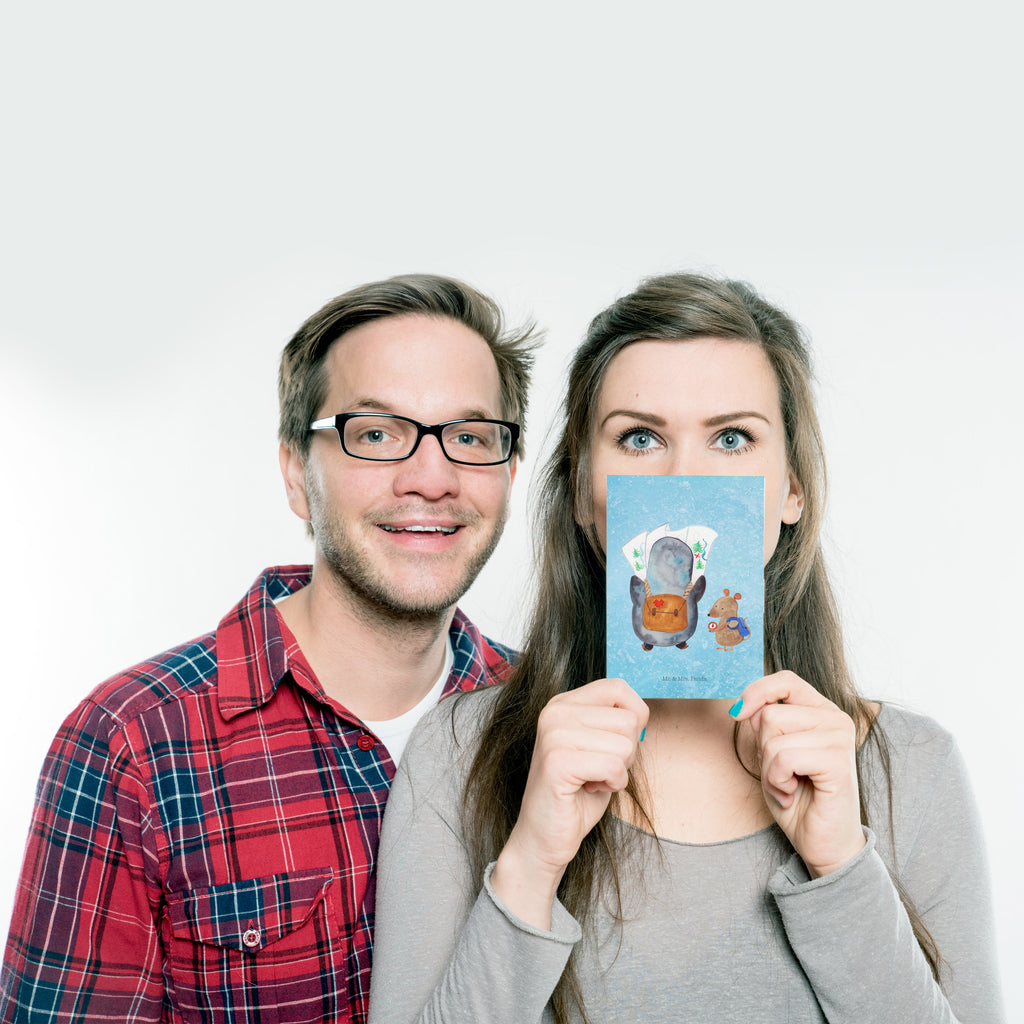 Postkarte Pinguin & Maus Wanderer Geschenkkarte, Grußkarte, Karte, Einladung, Ansichtskarte, Geburtstagskarte, Einladungskarte, Dankeskarte, Pinguin, Pinguine, Abenteurer, Abenteuer, Roadtrip, Ausflug, Wanderlust, wandern
