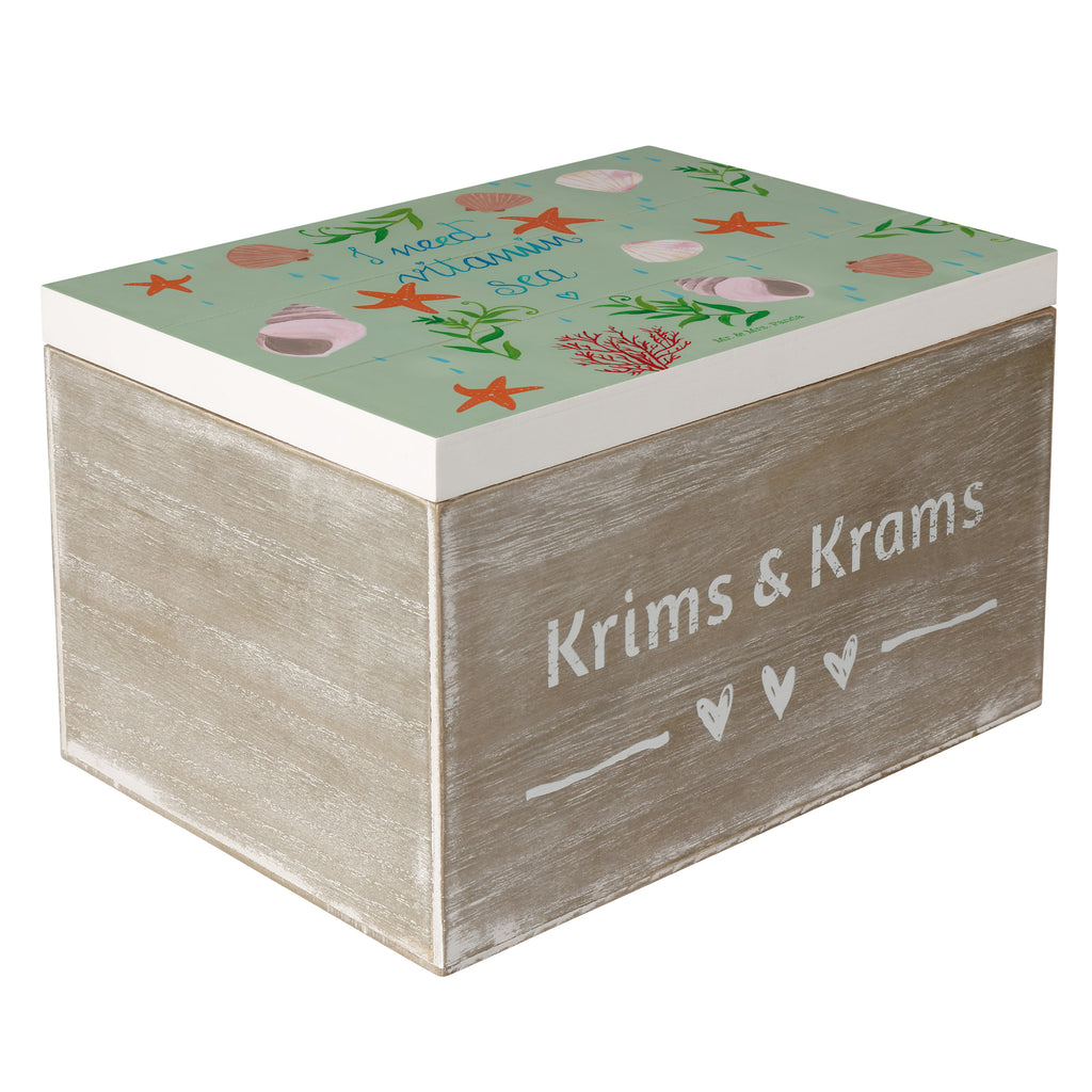 Holzkiste Vitamin Sea Holzkiste, Kiste, Schatzkiste, Truhe, Schatulle, XXL, Erinnerungsbox, Erinnerungskiste, Dekokiste, Aufbewahrungsbox, Blumen Deko, Frühlings Deko, Sommer Deko, Dekoration, positive Botschaft, Naturliebhaber, Outdoor, Natur, Abenteuer, Vitamin Sea, See, Schwimmen Spruch, Schwimmer Geschenk, Strand Urlaub, Wasserratte Geschenk, Urlaub am Meer