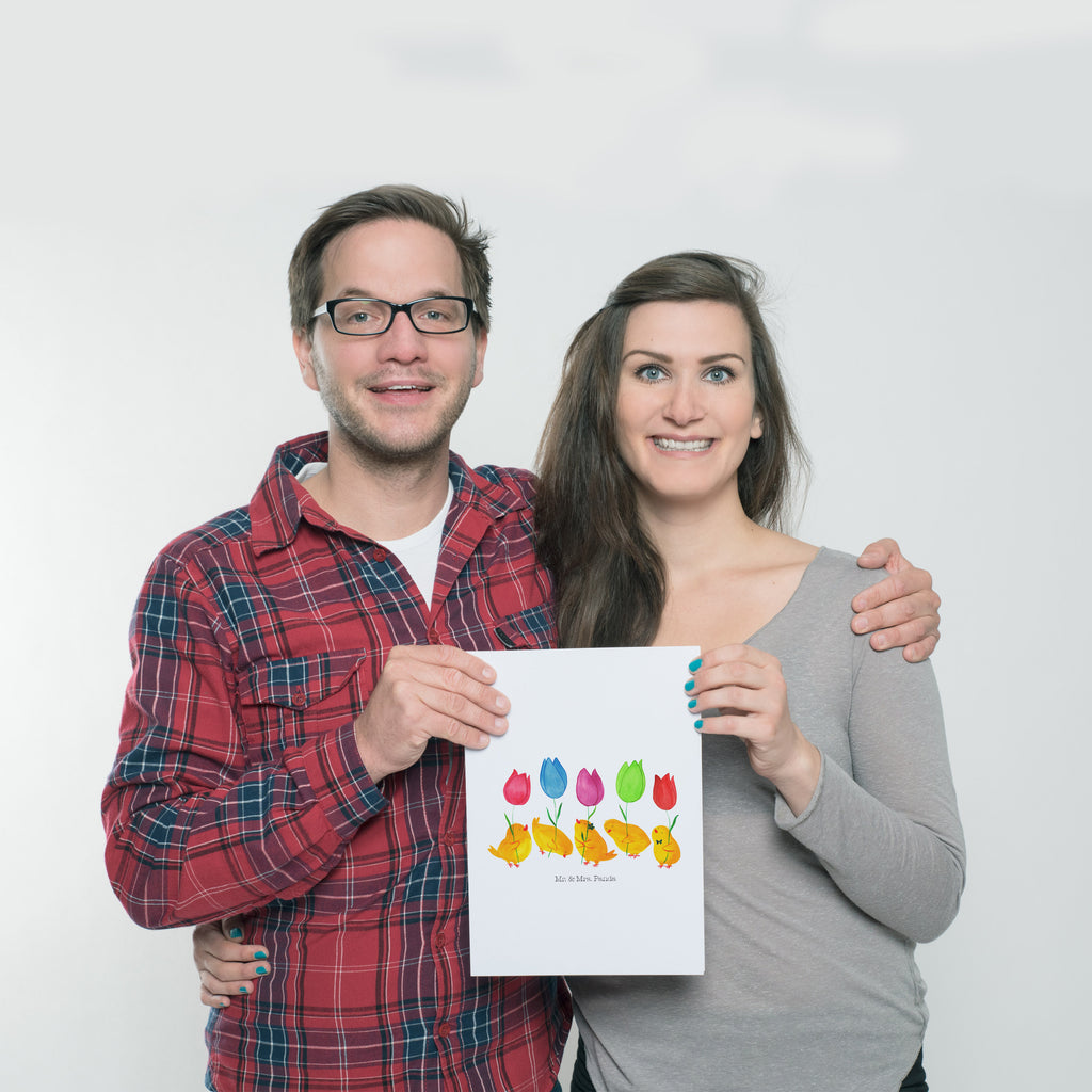 Poster Küken Parade Poster, Wandposter, Bild, Wanddeko, Küchenposter, Kinderposter, Wanddeko Bild, Raumdekoration, Wanddekoration, Handgemaltes Poster, Mr. & Mrs. Panda Poster, Designposter, Kunstdruck, Posterdruck, Ostern, Osterhase, Ostergeschenke, Osternest, Osterdeko, Geschenk zu Ostern, Küken, Parade, Tulpen, Frohe Ostern, Ostergrüße, Blumen